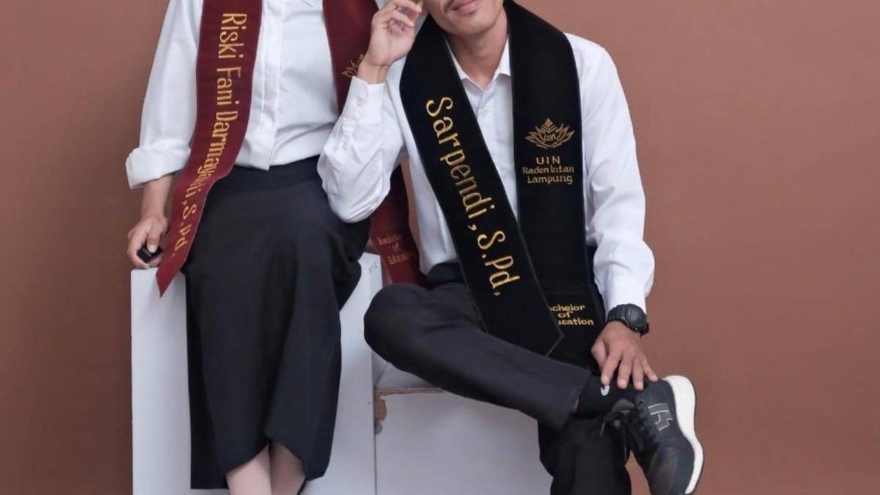 Bagikan Foto Sidang Didampingi Kekasih hingga Lamaran, Pria yang Bagikan Perjalanan Cintanya Ini Curi Perhatian