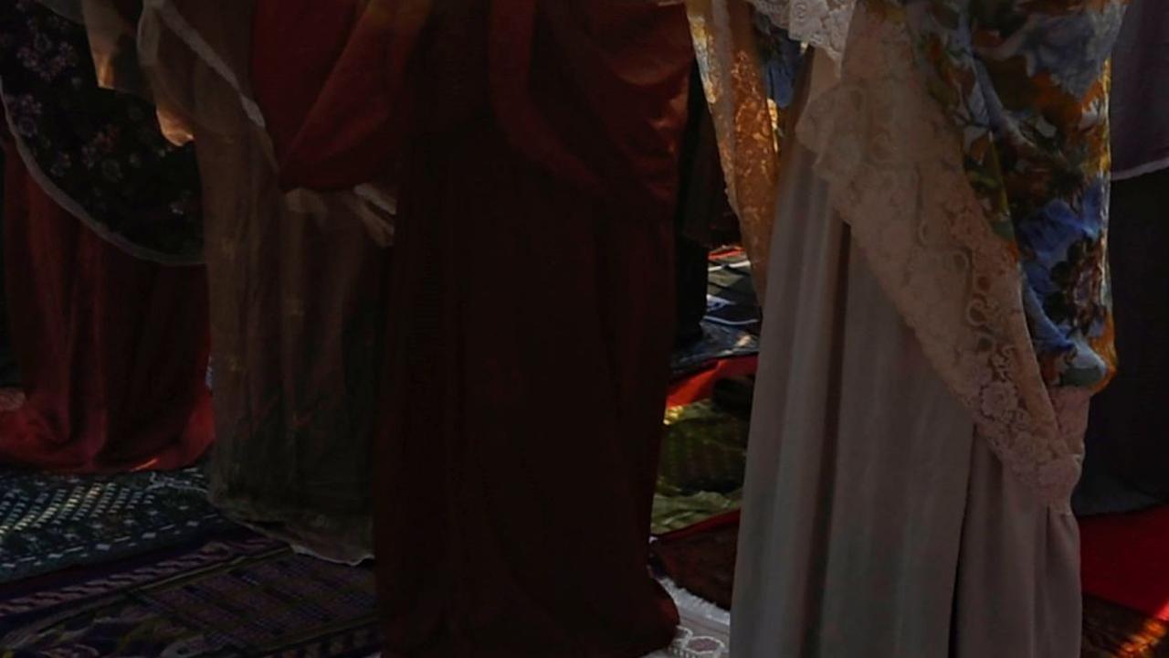 FOTO: Memohon Turun Hujan, Pemkot Depok Gelar Salat Istisqa di Halaman Balai Kota