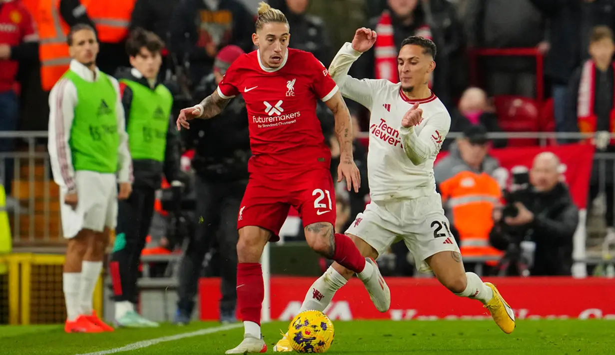Sebagai perbandingan, Setan Merah cuma memiliki enam tembakan dengan satu yang mengarah ke gawang. Sedangkan Liverpool total melepaskan 34 tembakan. (AP Photo/Jon Super)