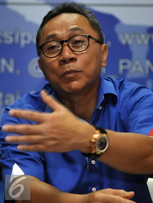 Ketua Umum Partai Amanat Nasional (PAN) Zulkifli Hasan saat memberi keterangan pers di Kantor DPP PAN, Jakarta, Jumat (20/5). Rapat Kerja Nasional PAN akan diadakan pada 27-30 Mei 2016 di Pekan Raya Jakarta. (Liputan6.com/JohanTallo)
