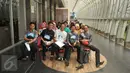 Sejumlah peserta menunggu giliran dalam audisi Q Academy di studio 1 Indosiar, Jakarta, Sabtu (14/5). Ratusan peserta mengikuti audisi Q Academy 2016 di Studio 1 Indosiar. (Liputan6.com/Gempur M Surya)