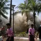 Pria itu terjebak di dalam gedung saat diterjang tsunami, sedangkan kekasihnya tewas.