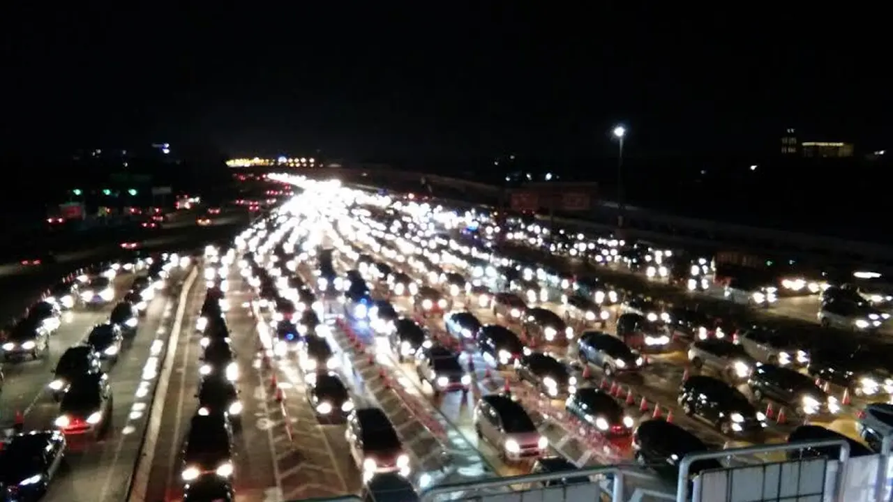 Macet malam ini