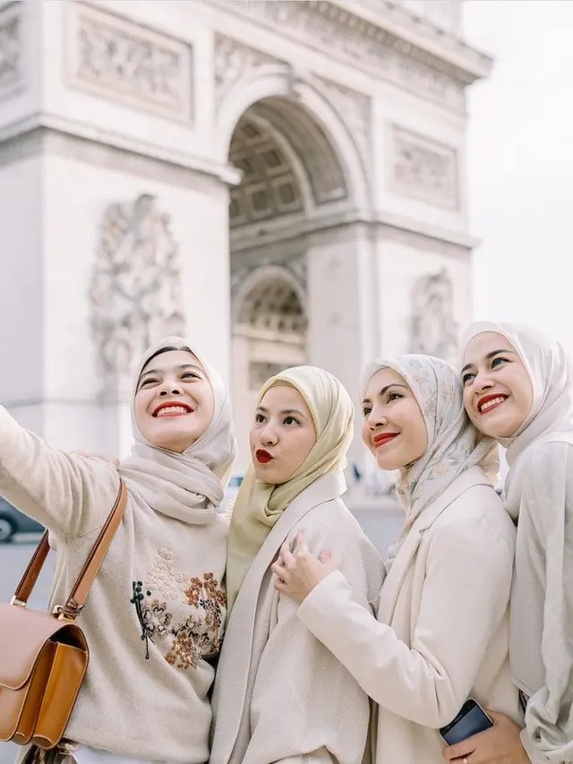 Natasha Rizky Bareng Sahabat