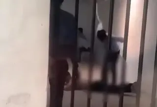 Viral sebuah video yang memperlihatkan seorang pria diduga dicambuk di Kantor Pelayanan Pemenuhan Gizi (KPPG) Bogor. (Foto: Tangkapan Layar Sosmed)