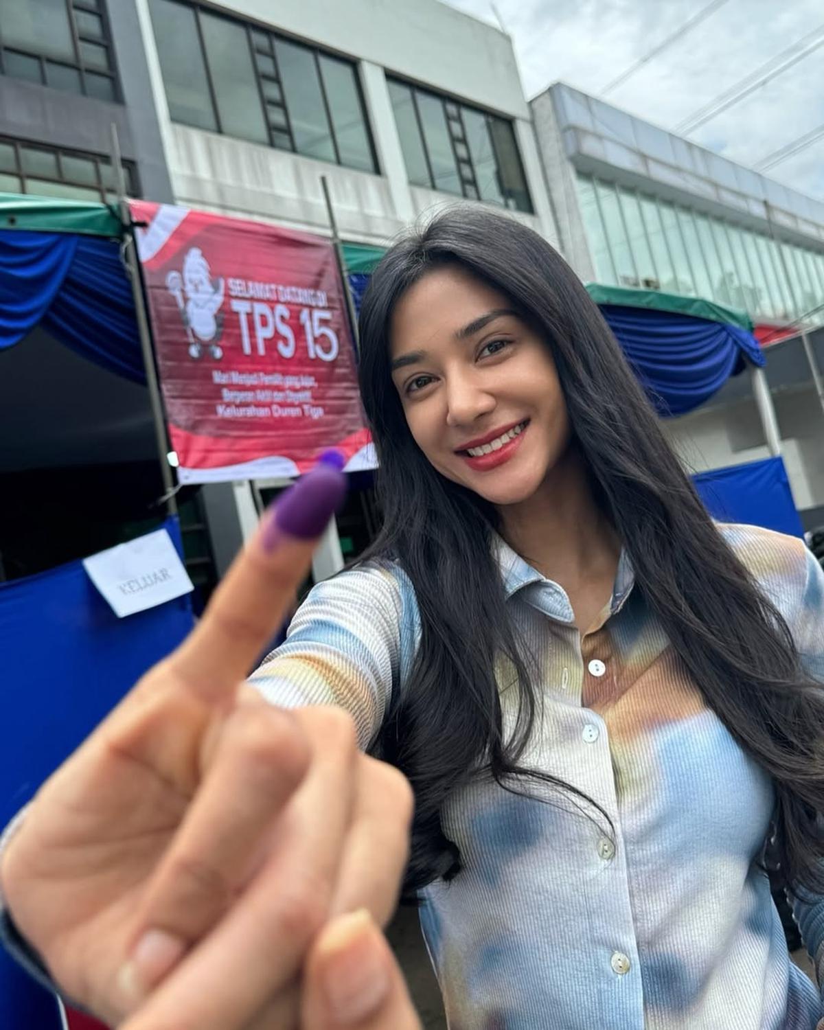 Potret Fanny Ghassani dengan Makeup Natural, Flawless dan Makin Cantik