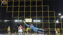 Pemain Monaco Mario Pasalic mencetak gol ke gawang Bern pada penyisihan Liga Champions di Stadium Stade de Suisse, Switzerland, Selasa (28/7/2015). (EPA/Peter Klaunzer)  