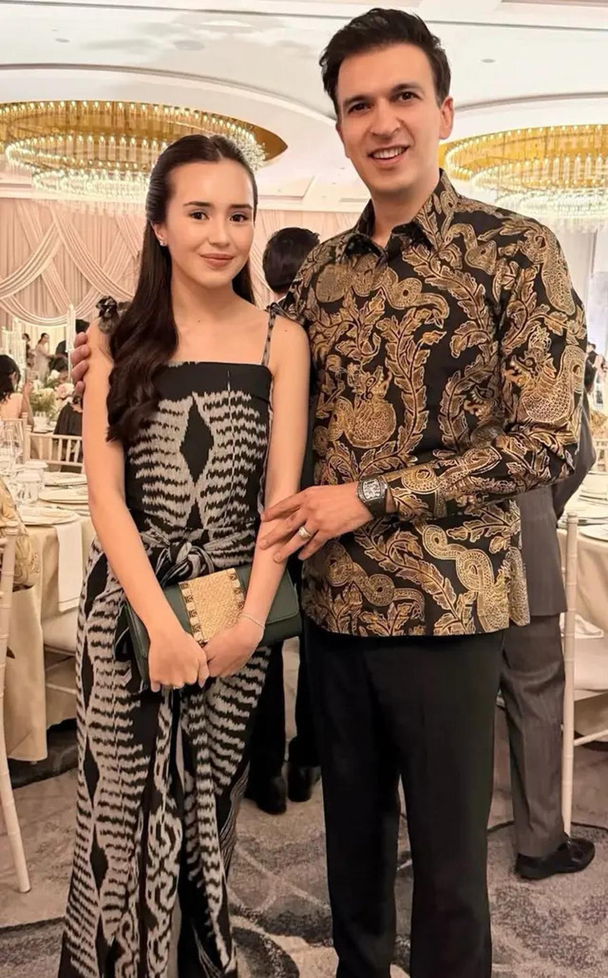 8 Adu Gaya OOTD Kondangan Para Artis saat Hadir di Resepsi Pernikahan Amanda Rawles di Jakarta, Eva Celia hingga Beby Tsabina