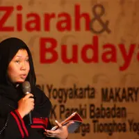 Dari soal Sari Roti hingga pahlawan tak berkerudung, inilah puisi lucu Inayah Wahid, putri mendiang Presiden ke-4 RI, Abdurrahman Wahid. (Foto: cabiklunik.blogspot.co.id)