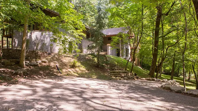 [Bintang] Rumah Kesha