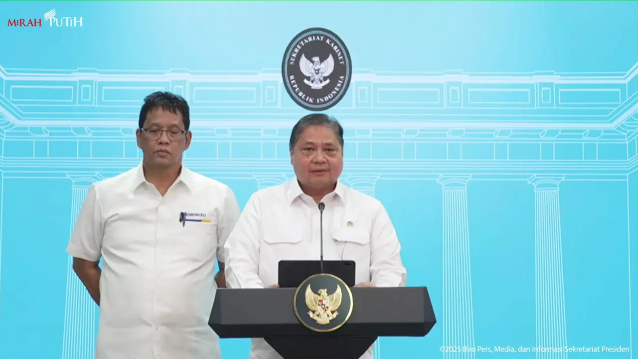 Menko Airlangga menjelaskan mengenai program Paket Ekonomi 2025.