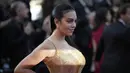 Georgina Rodriguez berpose untuk fotografer setibanya di pemutaran perdana film 'Last Summer' di Festival Film Cannes 2023, Cannes, Prancis selatan, Kamis, 25 Mei 2023. (AP Photo/Daniel Cole)