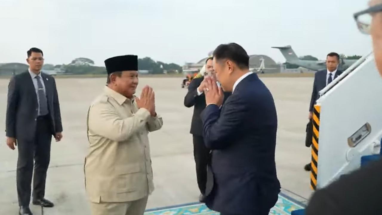 Momen Perpisahan Prabowo dan PM Thailand di Halim