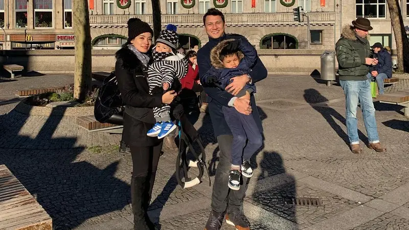 Jelang Tahun Baru 2019, Titi Kamal dan Christian Sugiono Liburan ke Eropa
