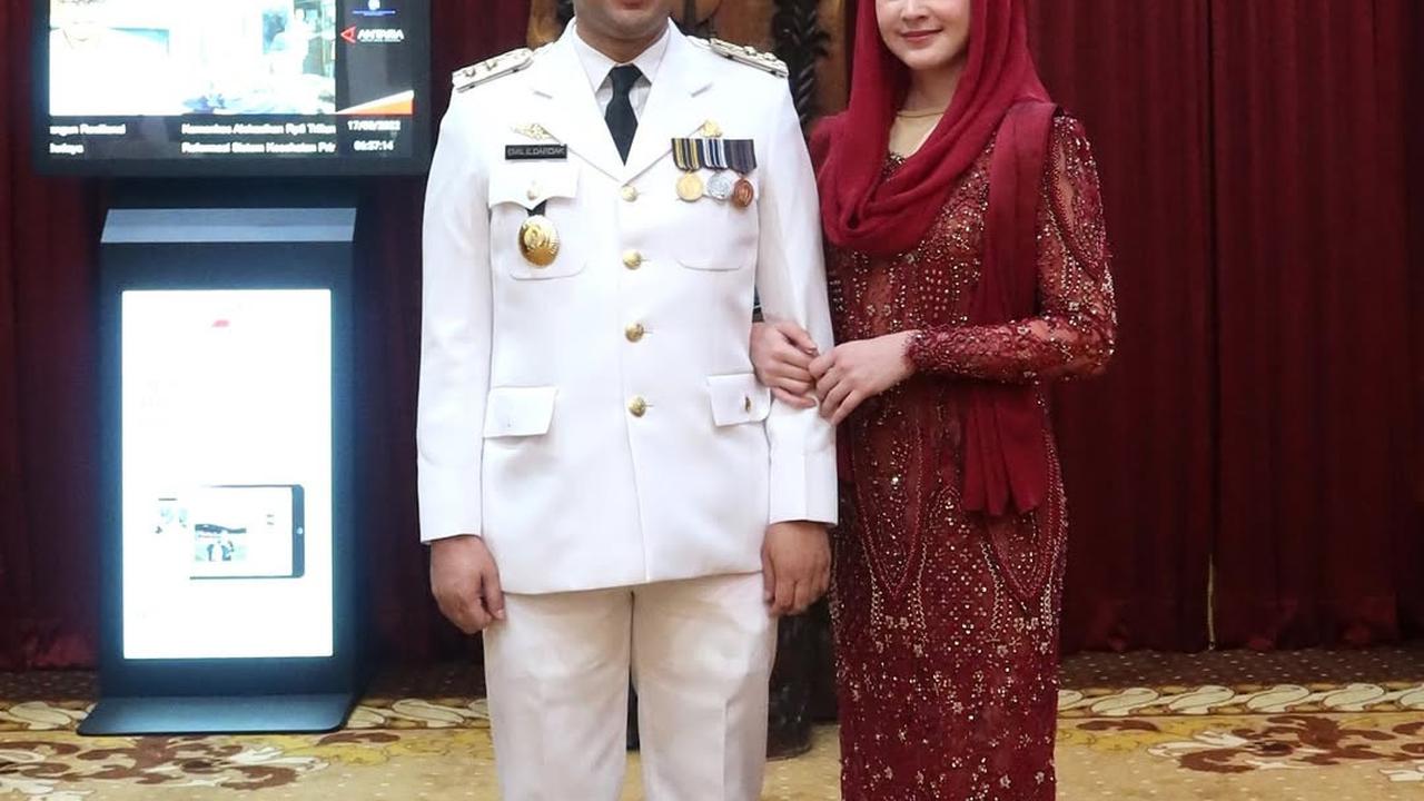 Potret Cantik Arumi Bachsin Kenakan Kebaya Merah, Disebut Bak Bidadari