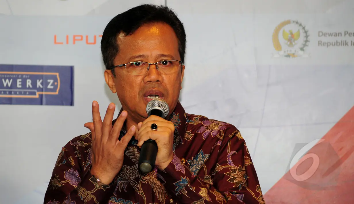 Anggota DPD RI Iqbal Parewangi saat menjadi pembicara di acara Bincang Senator 'ISIS dan Upaya Deradikalisme' bersama Liputan6.com, di Senayan City, Jakarta, Minggu (22/3/2015). (Liputan6.com/Yoppy Renato)