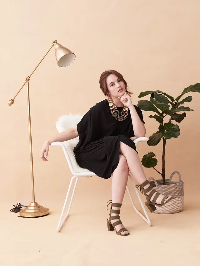 [Bintang] Berawal dari Kontes Modelling Majalah, Gaya Chelsea Islan dan Vanesha Prescilla Ini Semakin Modern Kekinian