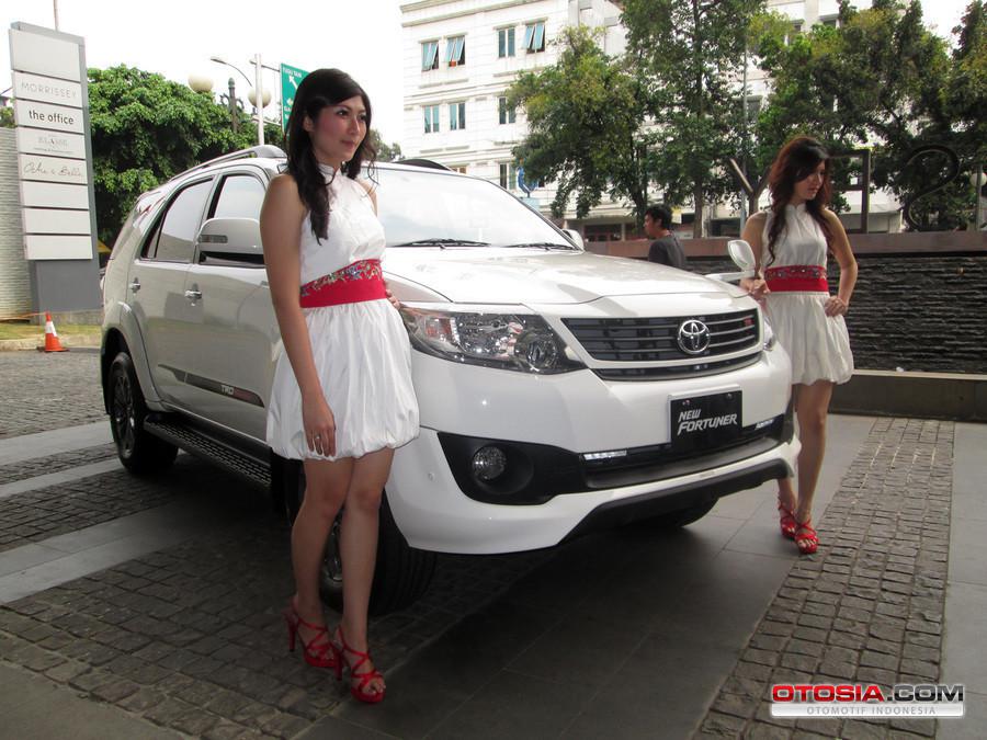 Toyota Fortuner 2013