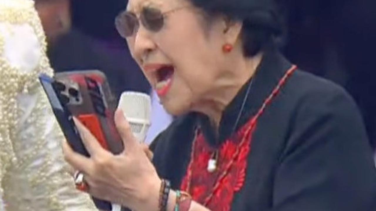 Megawati dan Puan Nyanyi Dangdut dan Joget Bareng King Nassar, Massa Pendukung Ganjar Padati Simpang Lima