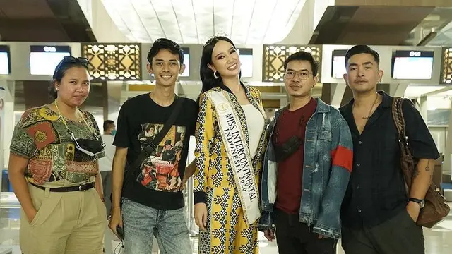 7 Potret Bella Aprilia Sant Bertolak ke Mesir, Siap Maju Miss Intercontinental 2020