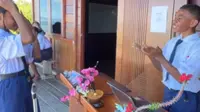 Video Murid SMP di Raja Ampat Fasih Bahasa Inggris Curi Perhatian Menpar Widi