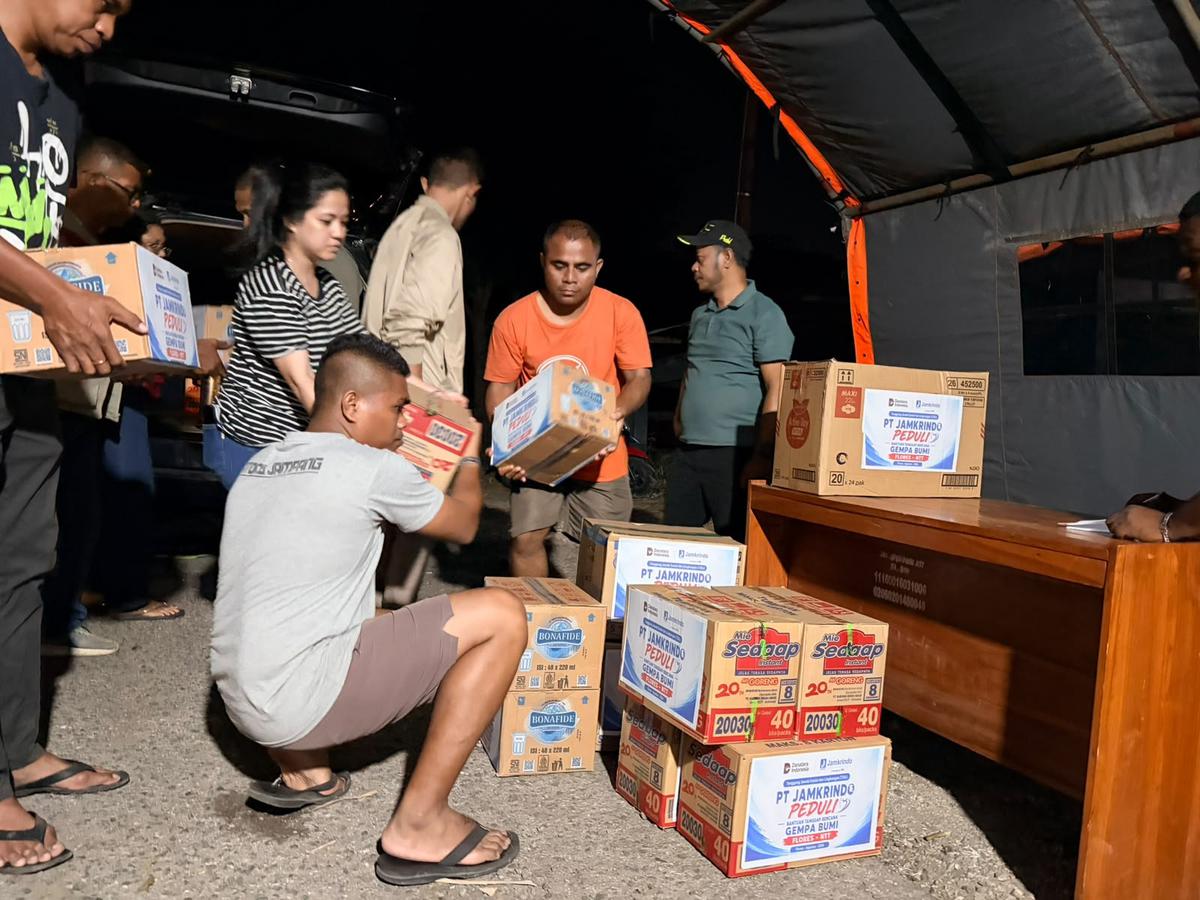 Jamkrindo Pasok Kebutuhan Pokok Korban Bencana Lewat BNPB