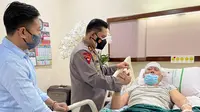 Kapolda Metro Jaya Jenguk Eks Penasihat Ahlinya yang Tengah Dirawat di RSPAD