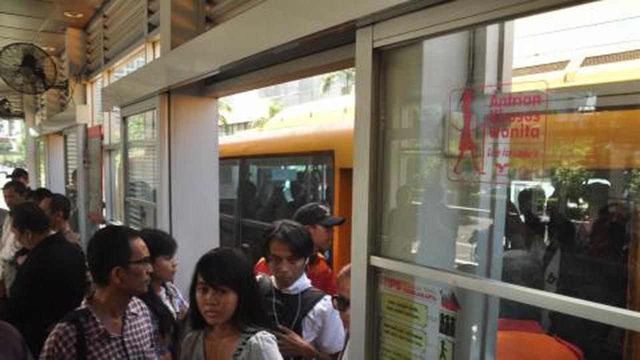 Polisi lambat ungkap penembakan halte Transjakarta