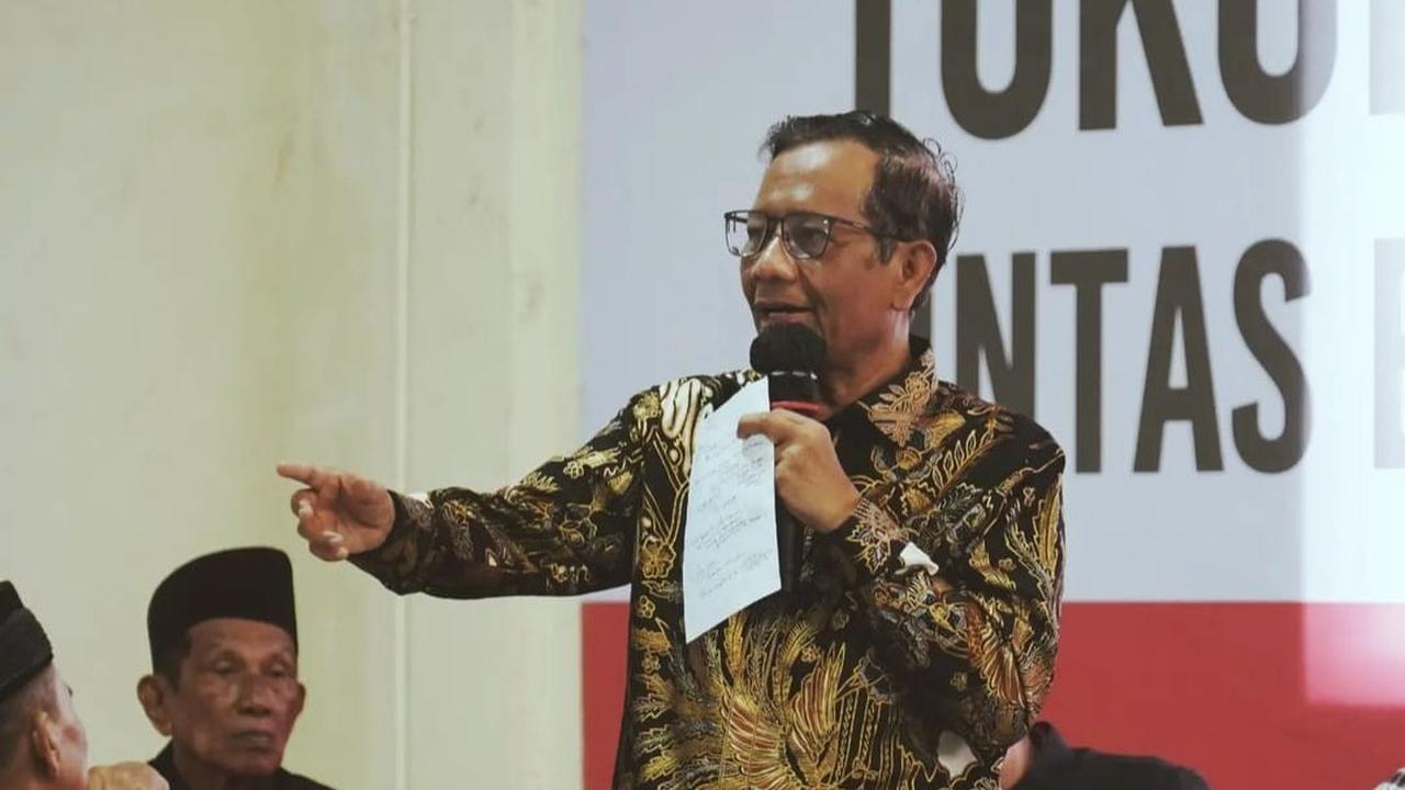 Menko Polhukam Mahfud MD memberi sambutan pada acara Peringatan Hari Migran Sedunia, di Beji, Depok (Istimewa)