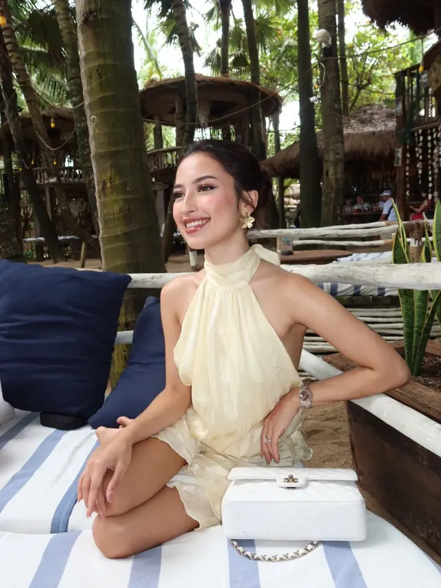 Jennifer Coppen Tampil dengan Makeup Glam ala Latina Girl saat Liburan di Bali, Pancarkan Pesona Summer Look