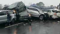 Kecelakaan beruntun di Tol Cipularang KM 92. (Ist)