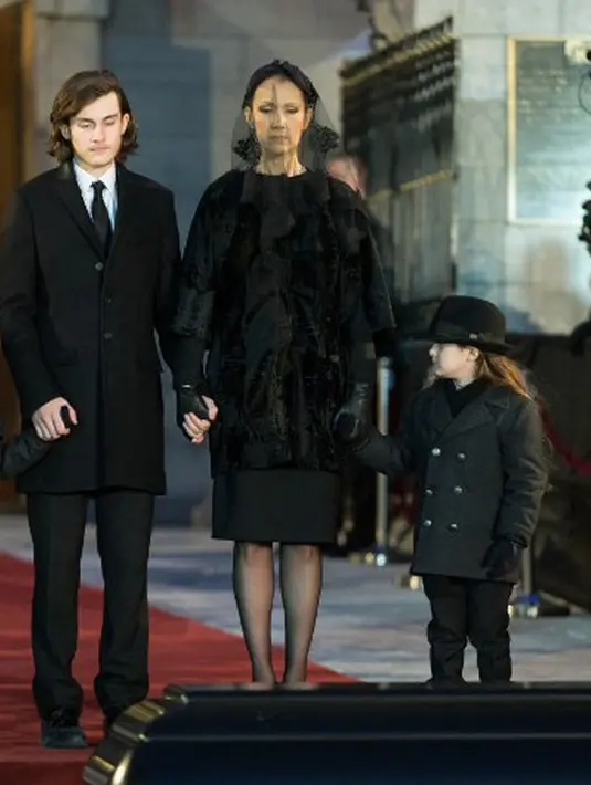 Sebongkah harapan pun dituai Celine Dion dalam video tersebut. Sebagai seorang istri, Celine berharap bisa mewujudkan mimpi-mimpi Rene Angelil dalam keberhasilan hidup anak-anaknya kelak. (AFP/Bintang.com)