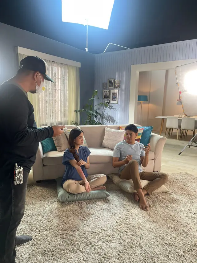 Sandy Ornella sedang syuting. (Foto: Dok. Instagram @sandyornella)