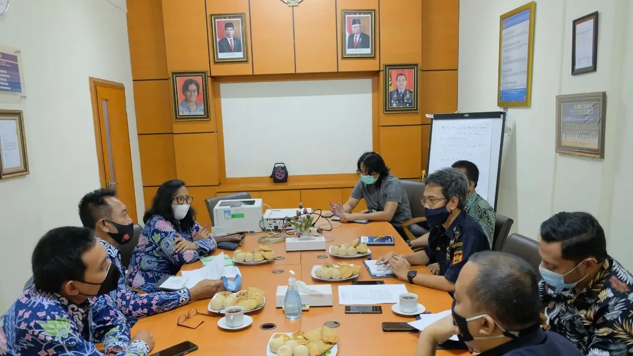 Bea Cukai menggelar diskusi dengan Diskopindag Kota Malang perihal pemberian fasilitas kepabeanan dengan tujuan untuk mendorong UMKM yang ada di Kota Malang dapat melakukan ekspor ke luar negeri.