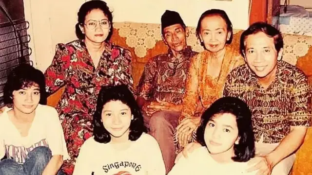 Potret lawas artis bersama keluarga, Maia Estianty (Instagram/kustini_hs)