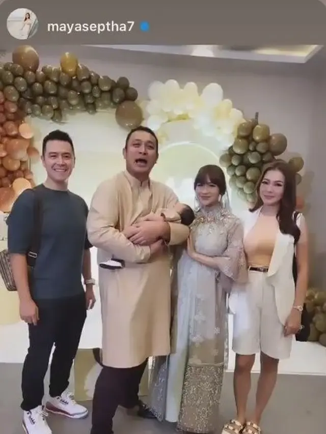 6 Momen Akikah Baby Gin, Putra Gilang Dirga dan Adiezty Fersa yang Dihadiri Selebriti