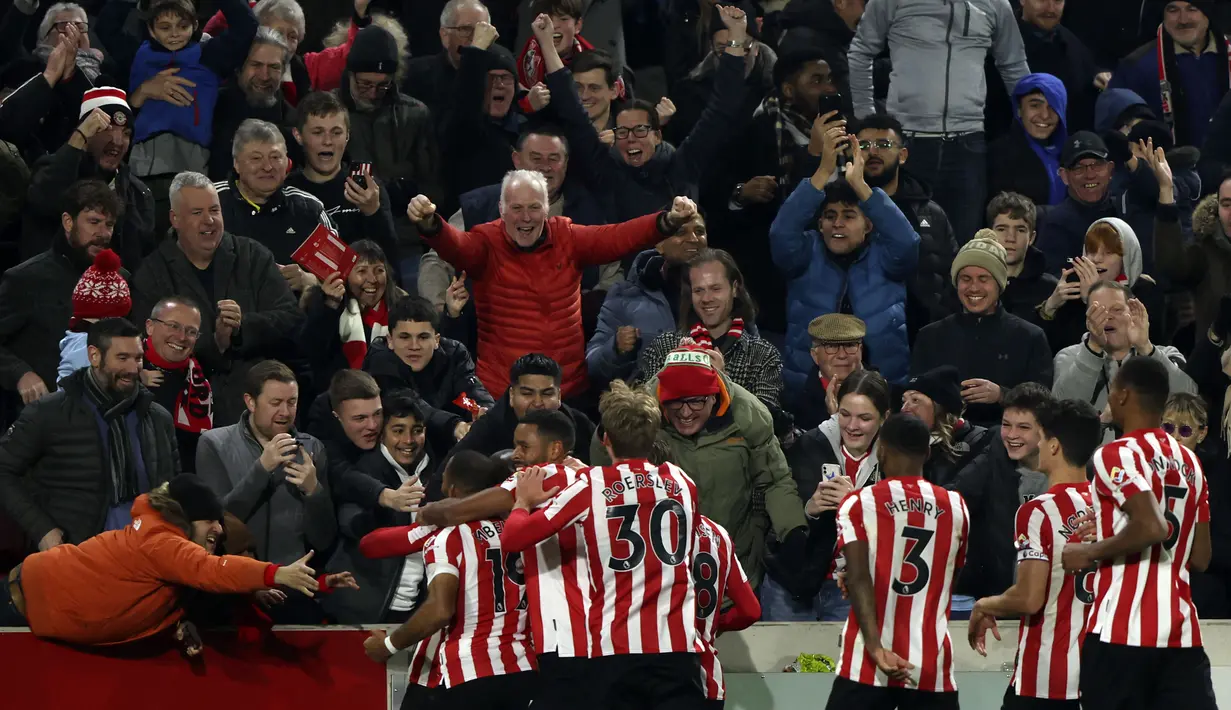 The Reds harus menelan pil pahit setelah ditundukkan tuan rumah dengan skor 1-3. (AP Photo/Ian Walton)