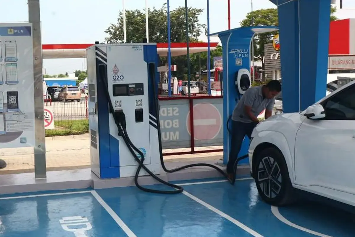 PLN memastikan SPKLU siap melayani dan memudahkan untuk masyarakat menggunakan mobil listrik selama periode mudik Lebaran 2023. (Dok PLN)