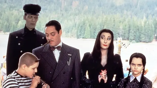 Addams Family Values (1993)
