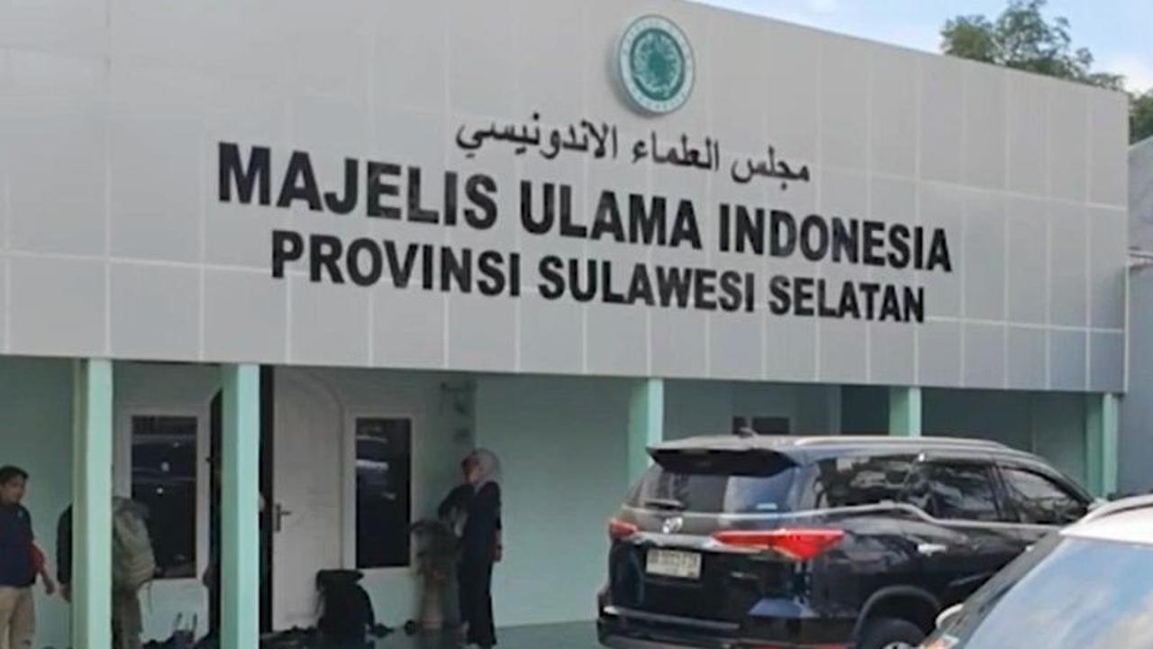 MUI Sulsel Haramkan Minum Oli: Berbahaya dan Tidak Sesuai Ajaran Agama