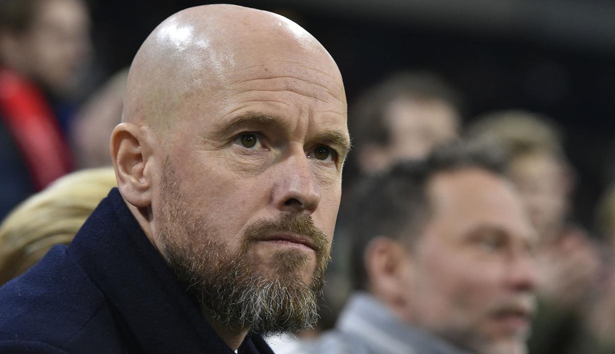 Erik Ten Hag rencananya akan mengambil alih Setan Merah dari manajer interim Ralf Rangnick pada musim panas depan. Pelatih 52 tahun tersebut diketahui mendapatakan kontrak berdurasi empat tahun oleh MU. Berikut 5 pemain belanda yang bisa saja dibawa olehnya ke Old Trafford. (AFP/John Thys)