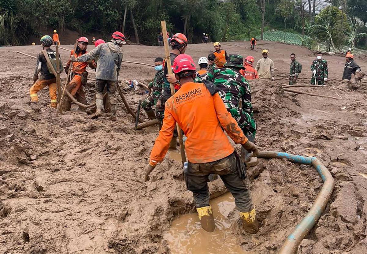 FOTO: Hari Kelima Pencarian Longsor Bandung Barat Total Korban Ditemukan 53 Jiwa