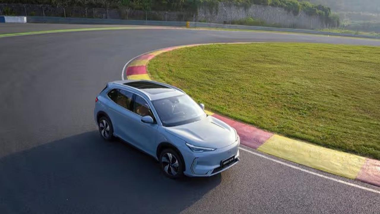 Geely Siap Rakit Mobil Listrik di Indonesia Mulai Q3 2025 dengan Teknologi Canggih