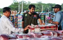 Mualem Terima Laporan 80 Ton Bantuan Logistik untuk Korban Banjir di Aceh Tengah Hilang