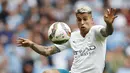 Joao Cancelo. Bek Manchester City berusia 27 tahun ini didatangkan dari Benfica pada 2019/2020. Ia kini memiliki nilai pasar sebesar 55 juta euro. Total 2 musim, ia telah tampil dalam 77 laga dengan mencetak 4 gol dan 6 assist di semua kompetisi. (Foto: AFP/Adrian Dennis)