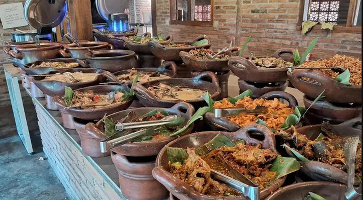20 Destinasi Wisata yang Terkenal karena Makanan Uniknya, Jalan-Jalan Sekalian Kulineran