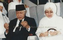 Gaya Hijab Ibu Negara dari Masa ke Masa, Cantik dan Anggun