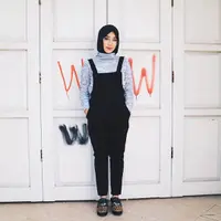 Jumpsuit untuk hijab. (Sumber foto: look.co.id)
