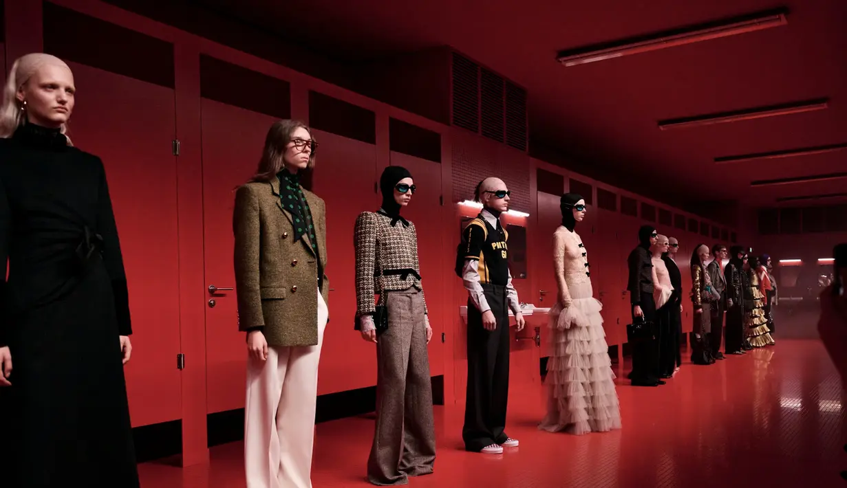 Koleksi musim gugur/musim dingin 2025/2026 ini membawa angin segar dengan sentuhan dramatis dan puitis yang khas dari Michele. (Foto: Valentino)