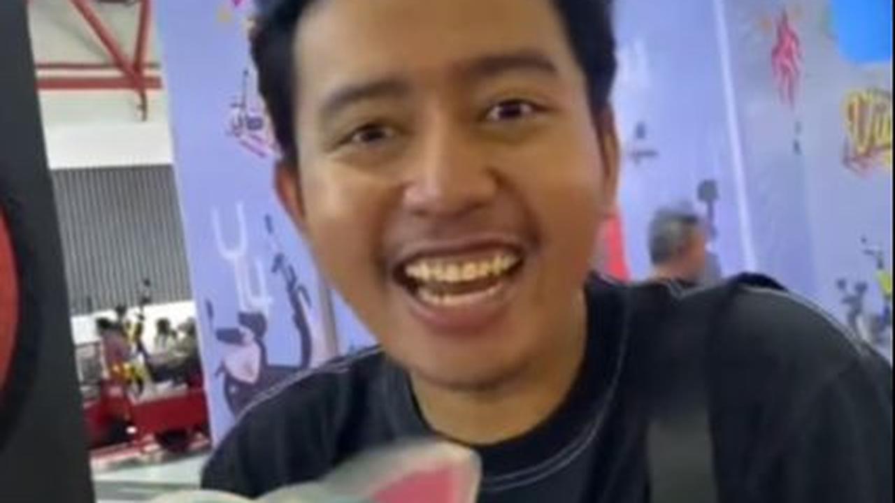 "Wah wah wah dapat, nggak rugi kita beli motor. Makasih"  <br>